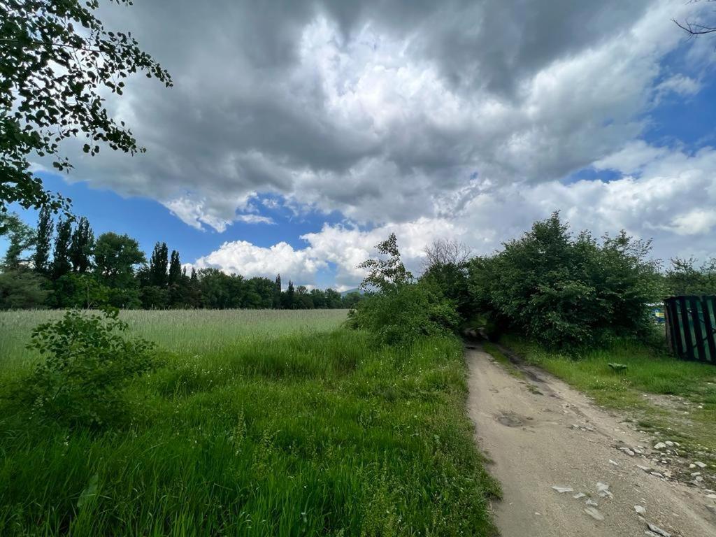 Къмпинг Частен Двор Bulgarian Campsite For Tents Kazanlak Exterior photo