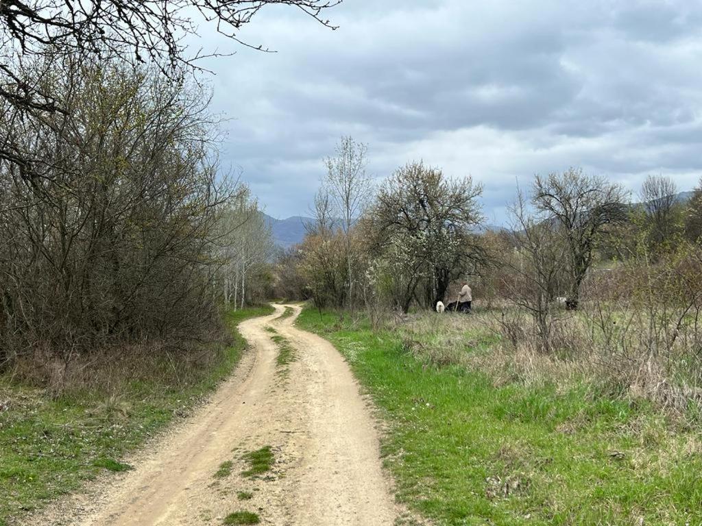 Къмпинг Частен Двор Bulgarian Campsite For Tents Kazanlak Exterior photo